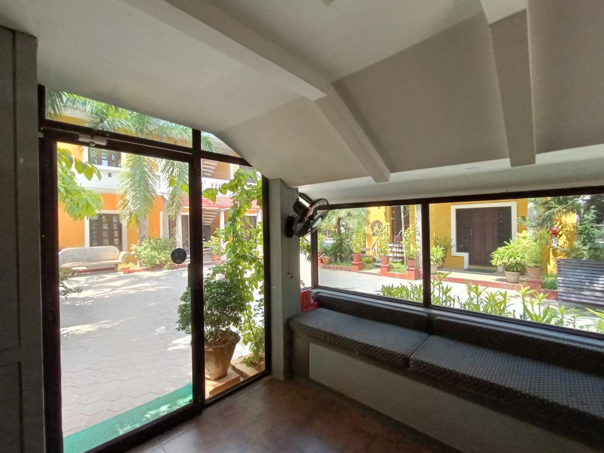 Poppys Olive De' Villa Auroville Buitenkant foto