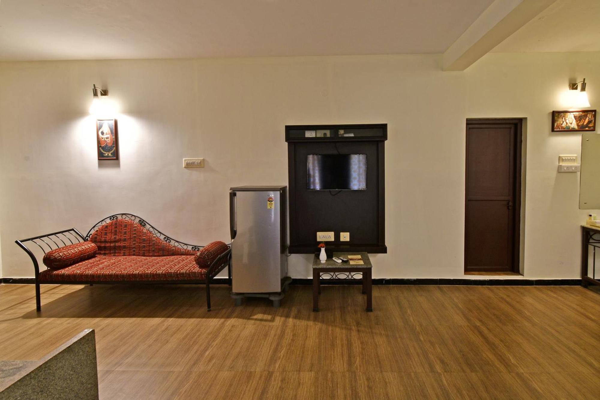 Poppys Olive De' Villa Auroville Buitenkant foto